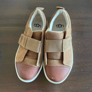 Boys UGG leather sneaker